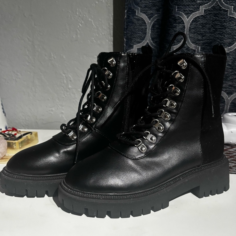 London Rebel wide fit chunky lace up boots